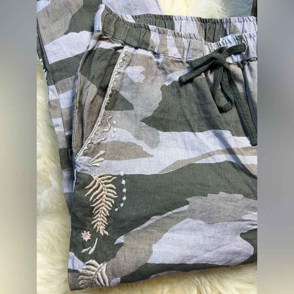Johnny Was Sidra Linen Camo Green Embroidered Joggers, Size Small, NWT - Picture 8 of 11